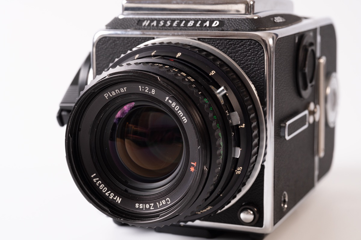 中判フィルムカメラ「Hasselblad 503CXi」を購入しました。