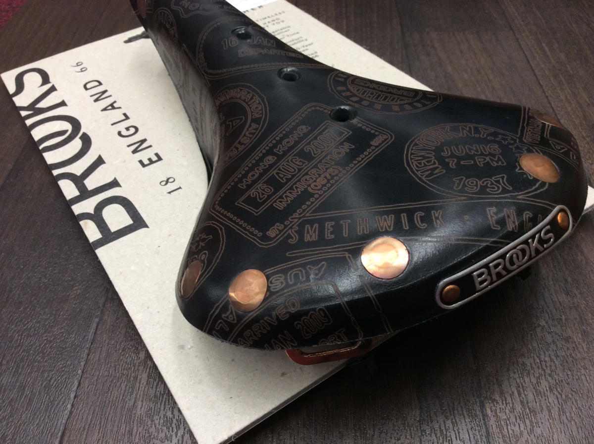 ITEM】ブルックス限定生産モデル「LAB SPECIAL」 | 上野、御徒町で