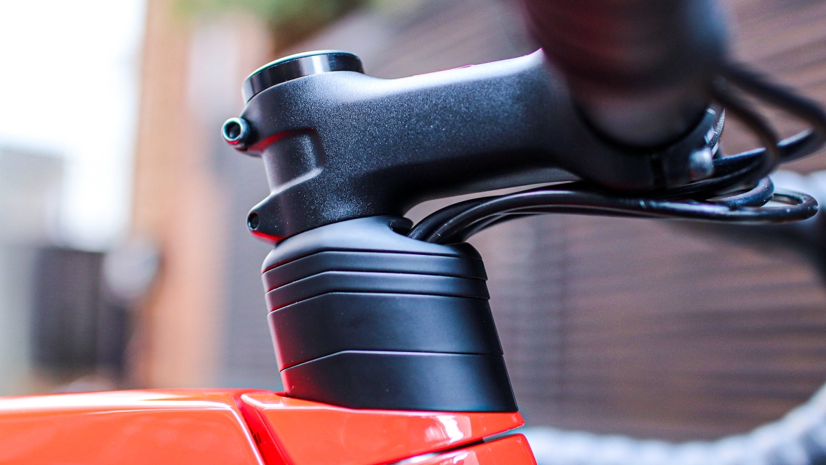 オールラウンドに活躍！即戦力！カーボンホイール装着のEMONDA SL6