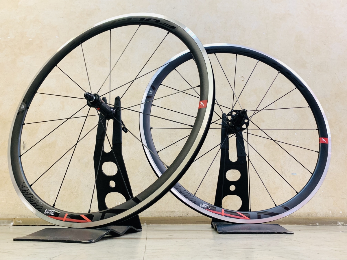 フルクラムの中堅ホイール『レーシング4』がチャーリー特価で在庫
