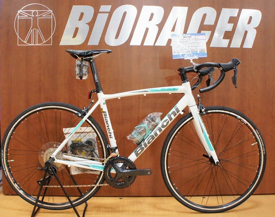 美しいデザインが目を惹くイタリアバイク『BIANCHI VIA NIRONE 7