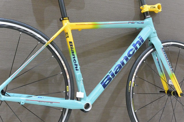 BIANCHI】軽い！速い！安い！カーボンバイクをブッちぎる、海賊カラー