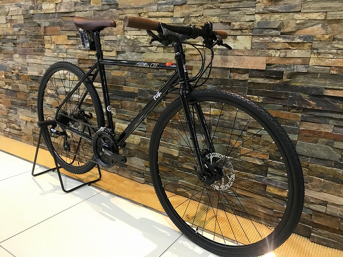 FUJI】細身のクロモリフレームがオシャンティー！「FEATHER CX FLAT