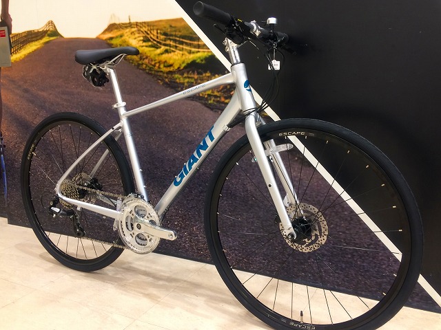 名車クロスバイク】が特価になって販売中！！ラスト一台です