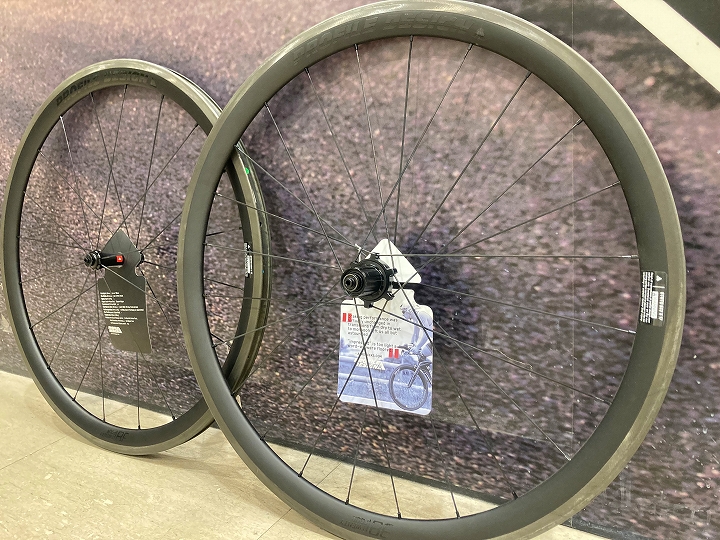 訳アリ超特価】プロファイルデザインのリムブレーキ用フルカーボン