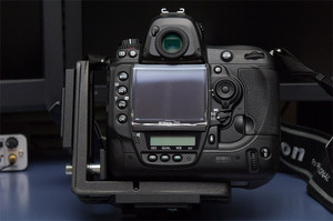 撮影機材の話 マンフロットの L ブラケット MS050M4-RC4 と 394