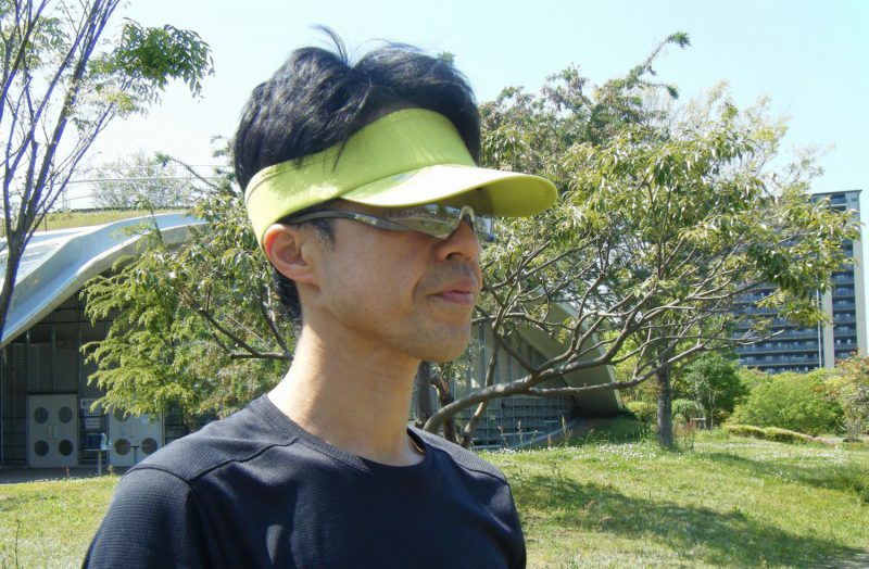 レビュー】ランニングでツータイムズユー (2XU)ランバイザーをかぶって