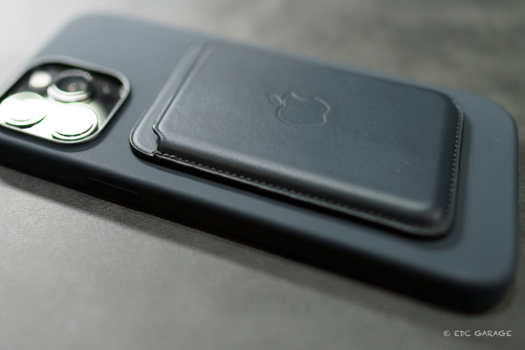 探す」機能に対応した、 iPhone 13 Pro Max 純正シリコンケース