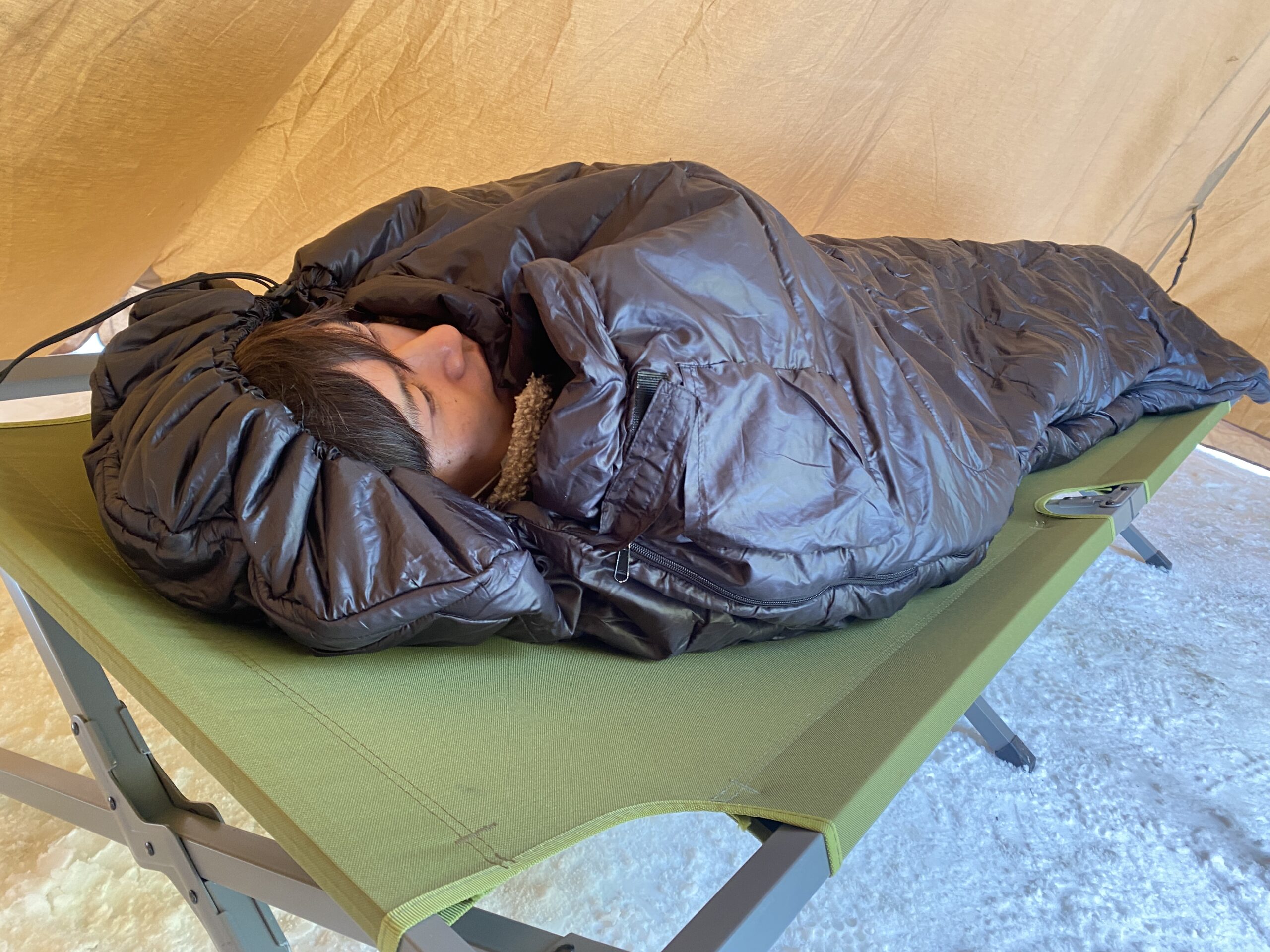 196℃超断熱！NASA使用の「新素材エアロゲル断熱寝袋」は本当に暖かい