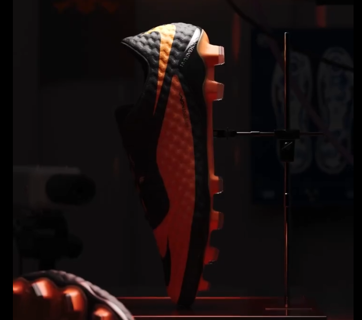 ナイキ 初代ハイパーヴェノムが復刻販売開始 - 0014のblog