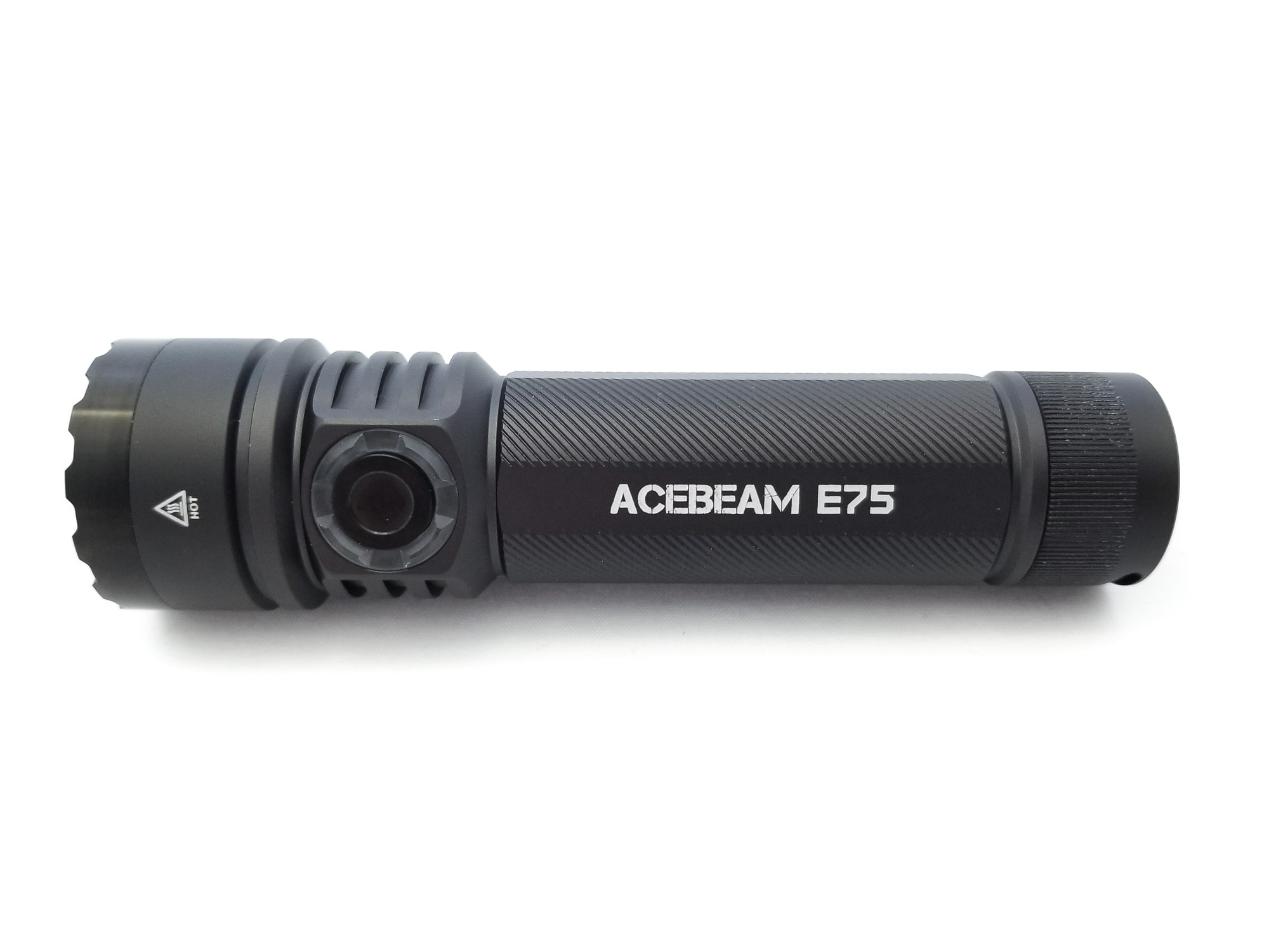 Acebeam E75 review | 3,000-4,500 lumen EDC flashlight | 1Lumen