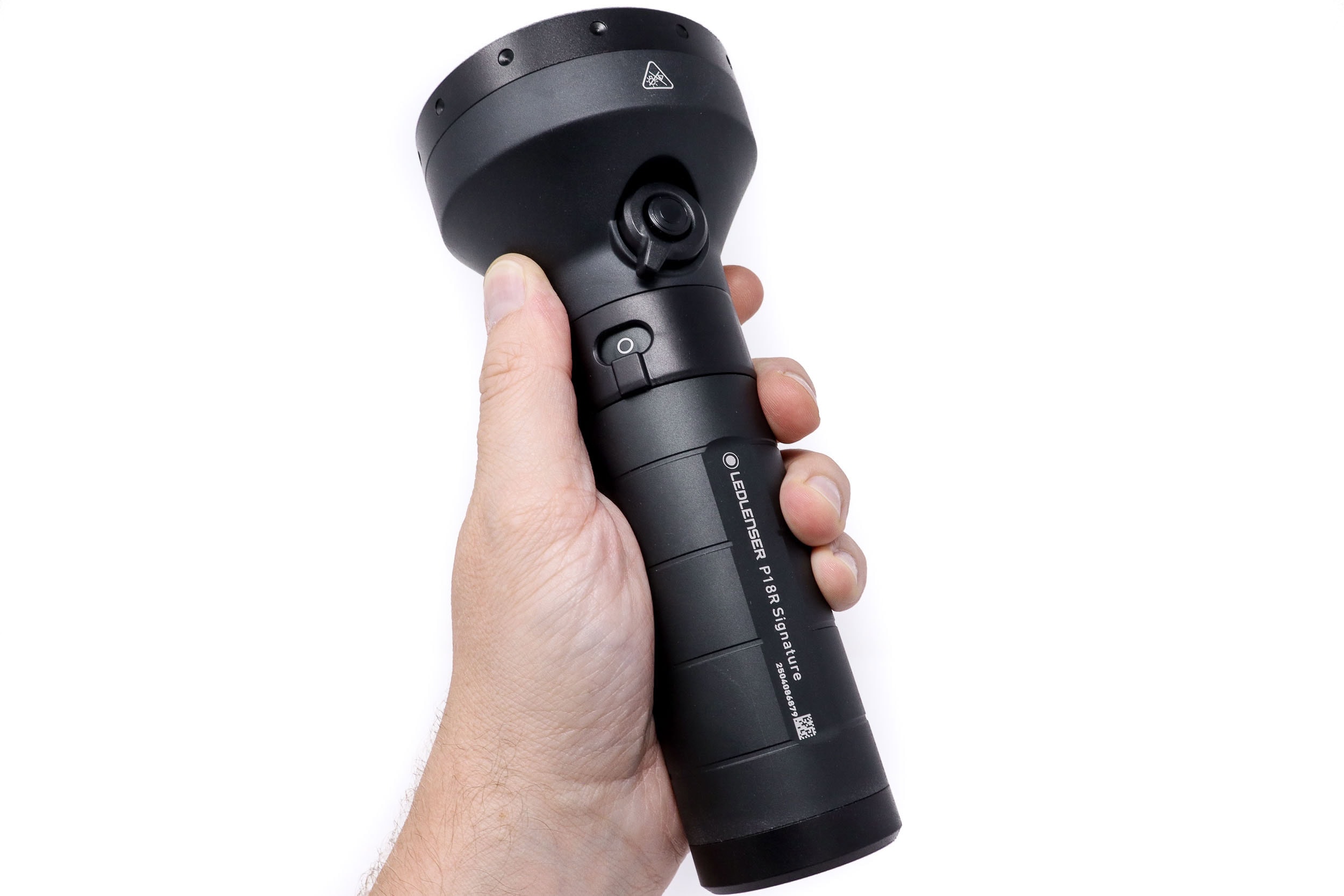 Ledlenser P18R review | High-Tech Zoomable Flashlight with 56,050