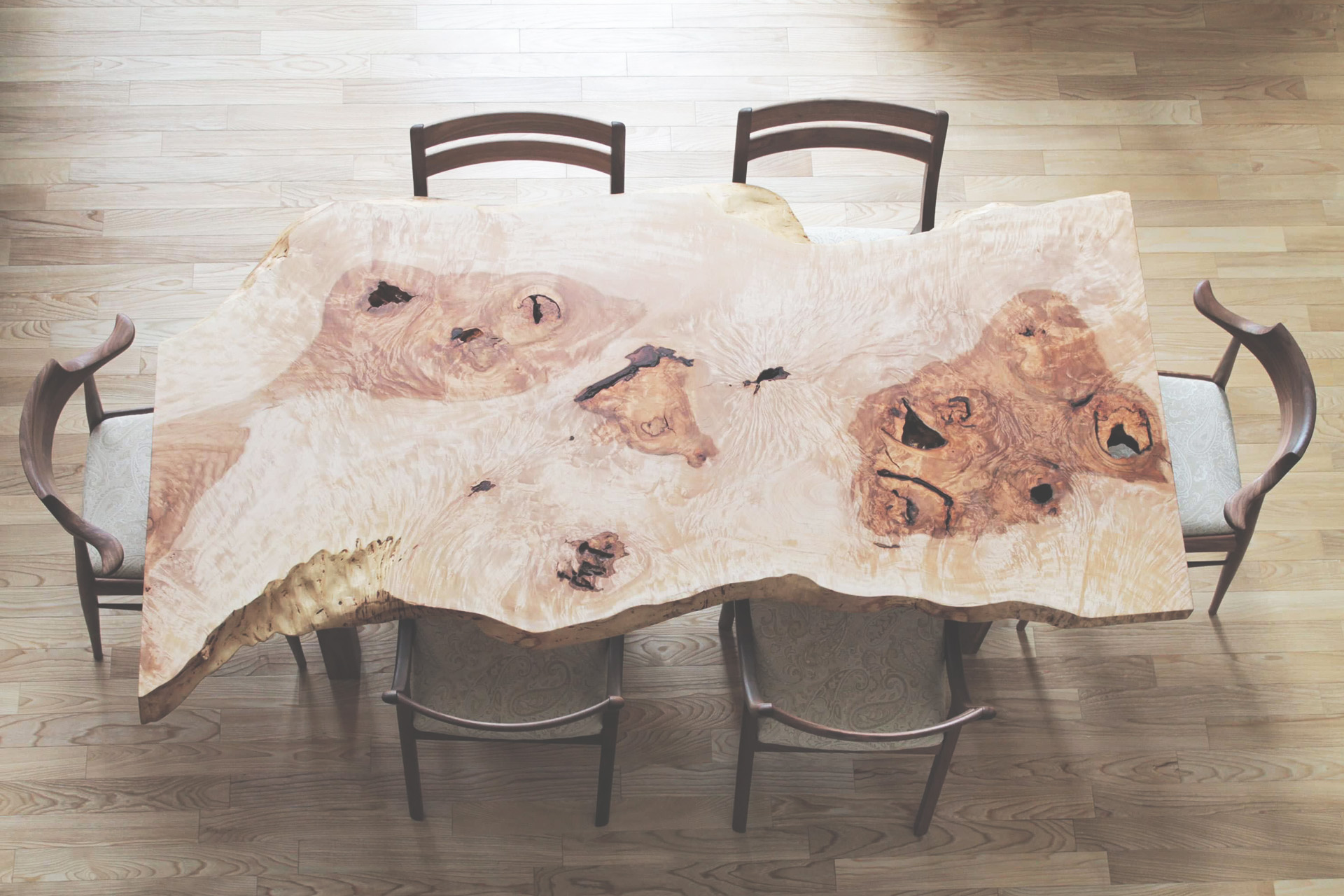 一枚板テーブル物語 – 天然木や無垢銘木の一枚板テーブル天板を送料