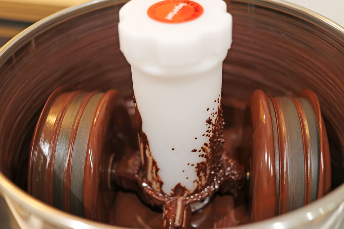 Bean to Bar の製法 ｜ 2U chocolate