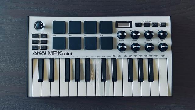AKAI Professional MPK mini MK3 – アカイの人気コンパクト MIDI