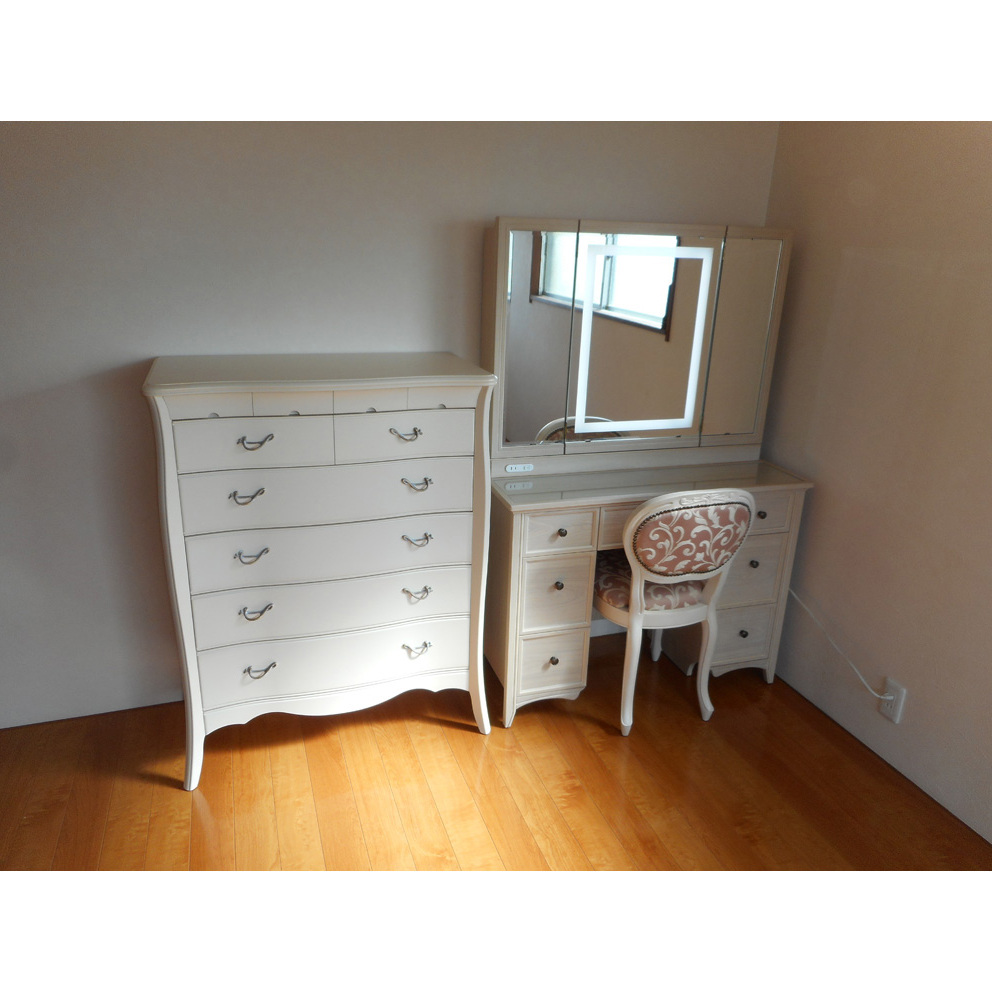 ドレッサーとお揃いの猫脚チェスト - 鏡台・ドレッサーの専門店 大川の