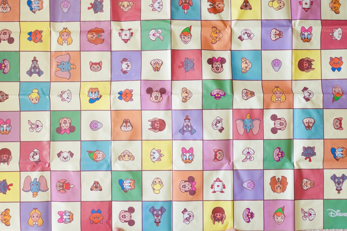 宝島社のDisney Characters「しっかり座れる！ 折りたたみチェアBOOK