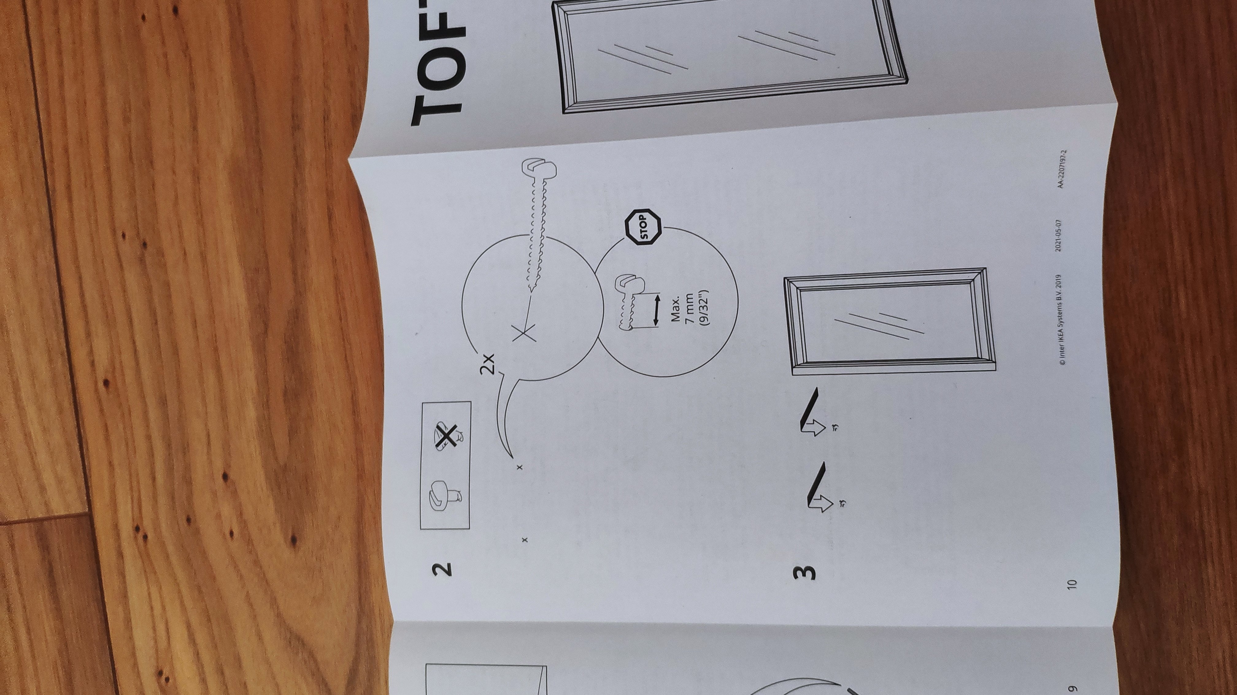 IKEAの鏡（トフトビーン）をDIYで壁掛けしました | 旅と家