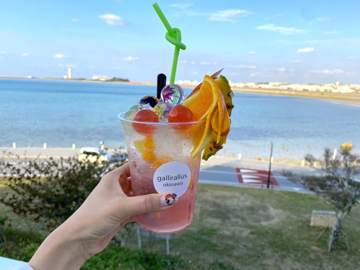 沖縄・瀬長島ウミカジテラスの絶景カフェ！】「ガルリラルルス」の宝石