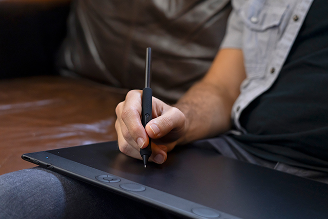 プロフェッショナルペンタブレット Wacom Intuos Pro ｜ワコム