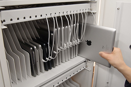 タブレットPC 保管庫 SMALL(30台/40台収納) | Tablet*Cart