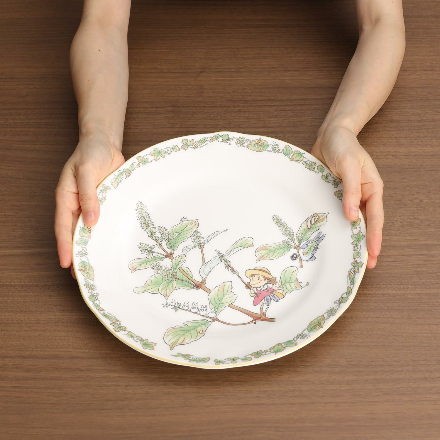 となりのトトロ 27.5cmプレート(イノコズチ) | ノリタケ食器公式