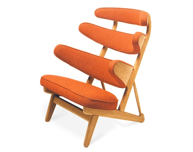 PYRAMID CHAIR(ピラミッドチェア)[タブルーム]