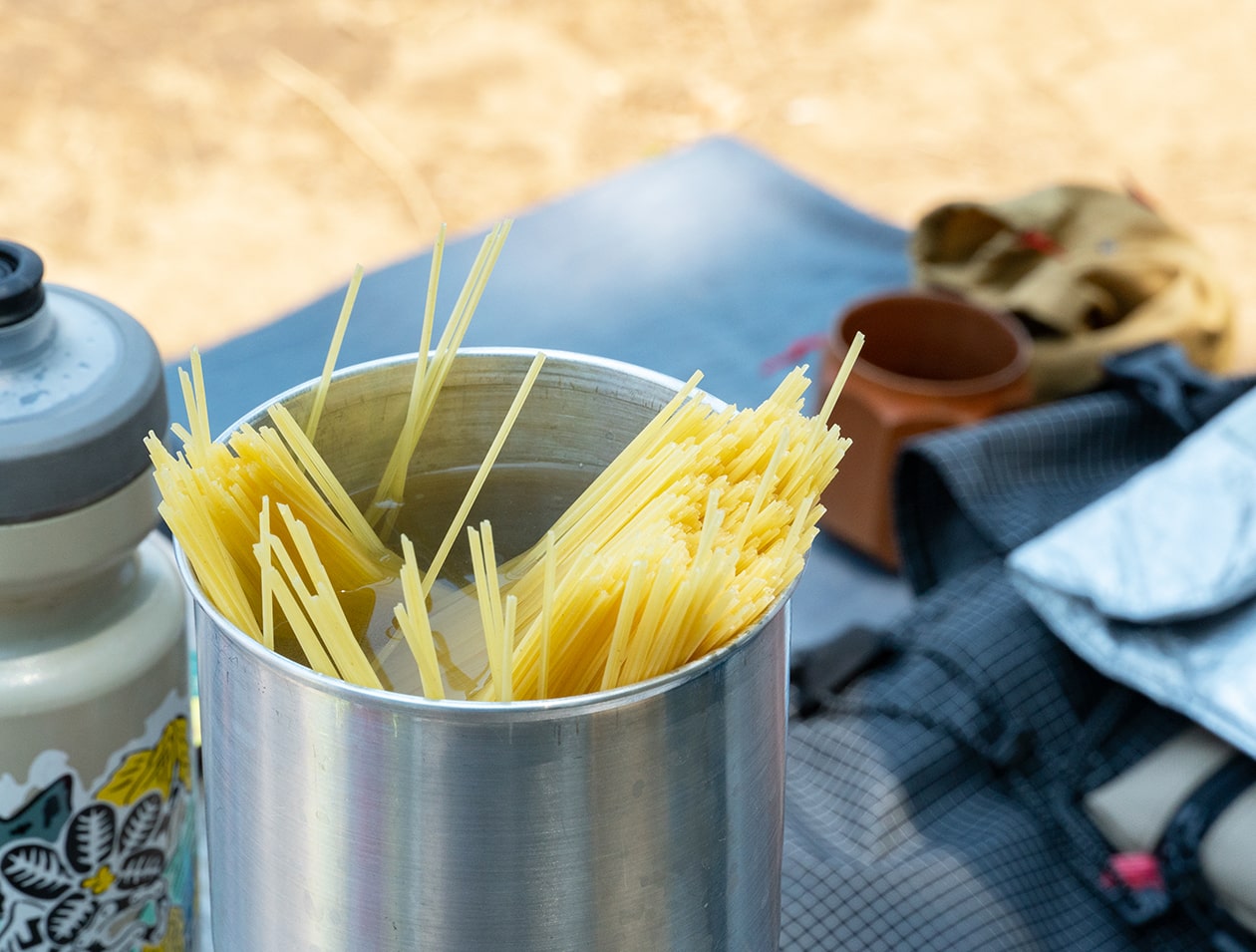 これひとつで山ランチが完成！研ぎ澄まされたULクッカー「ヒルビリー