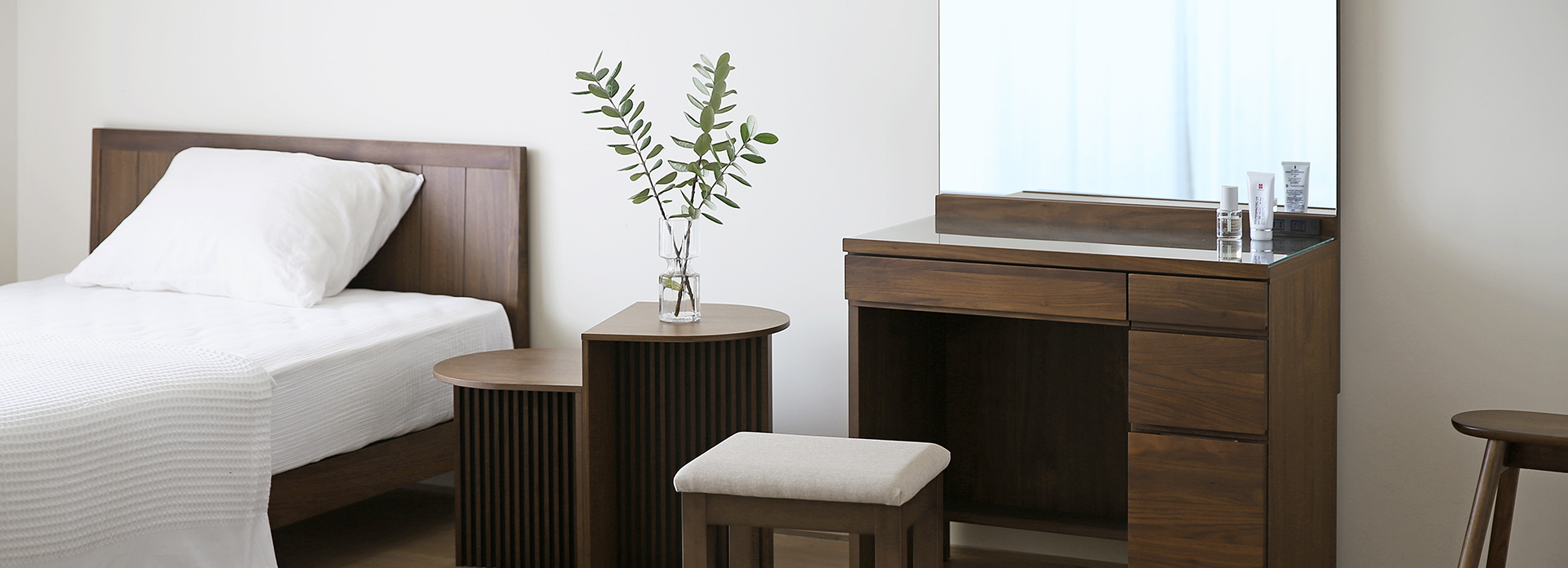 レッチェ 80ドレッサー（スツール付） WALNUT(W80×D44.5×H125cm)税込