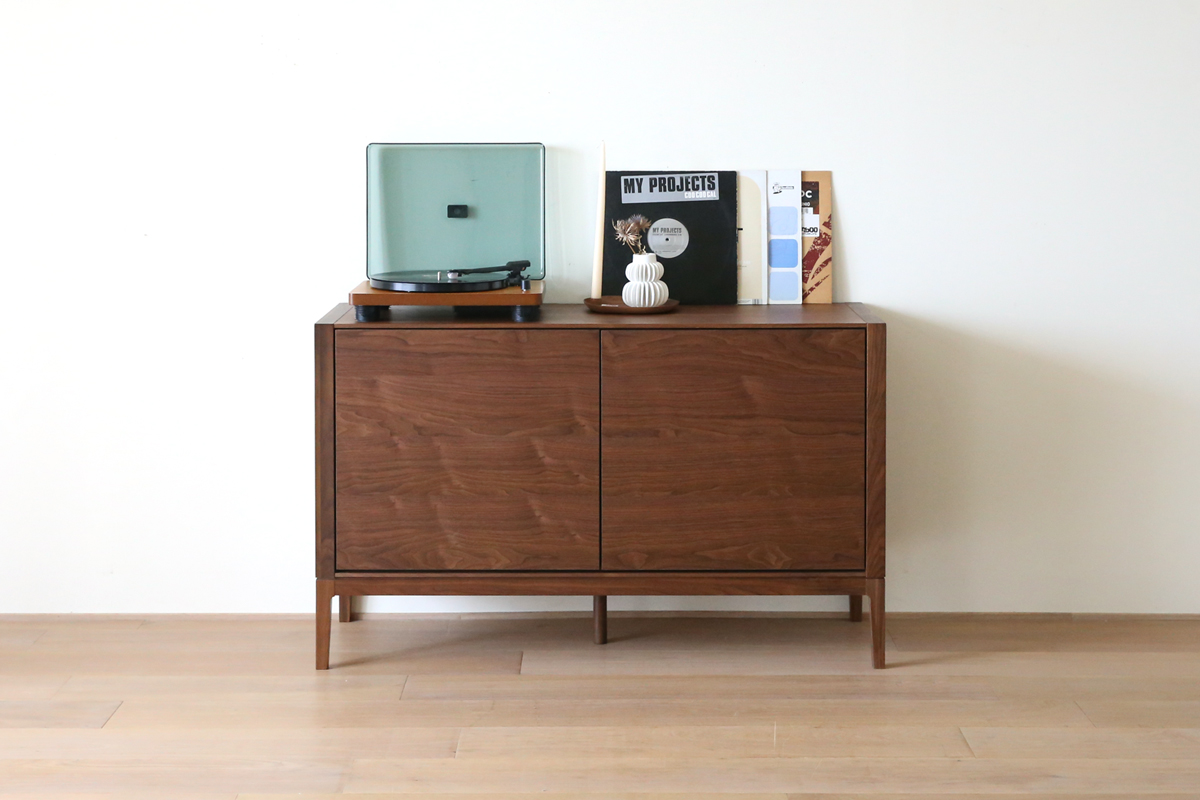 モル 120サイドボード WALNUT(W120×D43×H75cm)税込￥188,000 | 高野