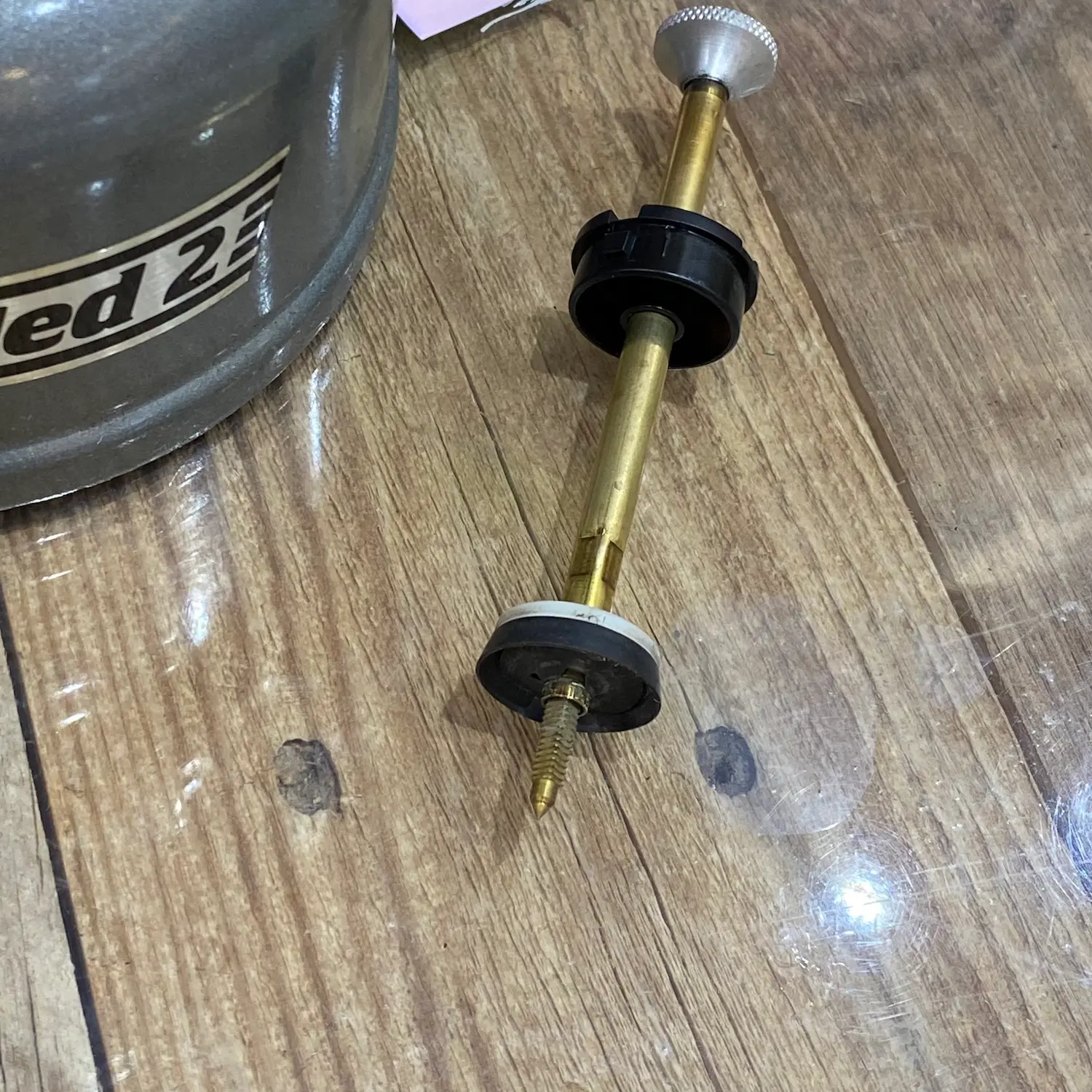 コールマンガソリンランタンのメンテナンス修理。ポンピングを復活させ