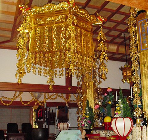 瓔珞とは | 【大阪の仏壇店】お仏壇の滝本仏光堂