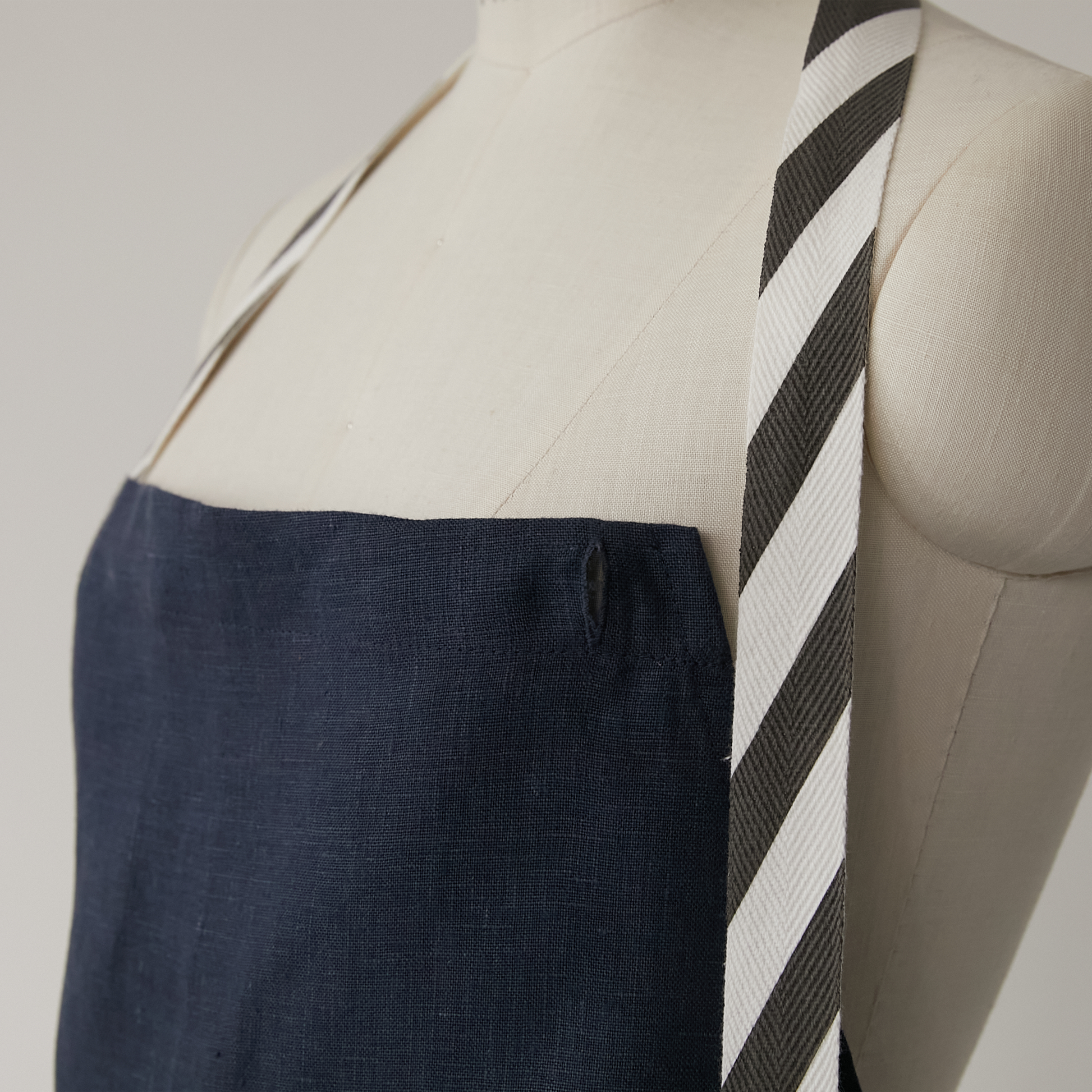 TAKIMAKI ORIGINAL ORGANIC APRON / NAVY – TKMK