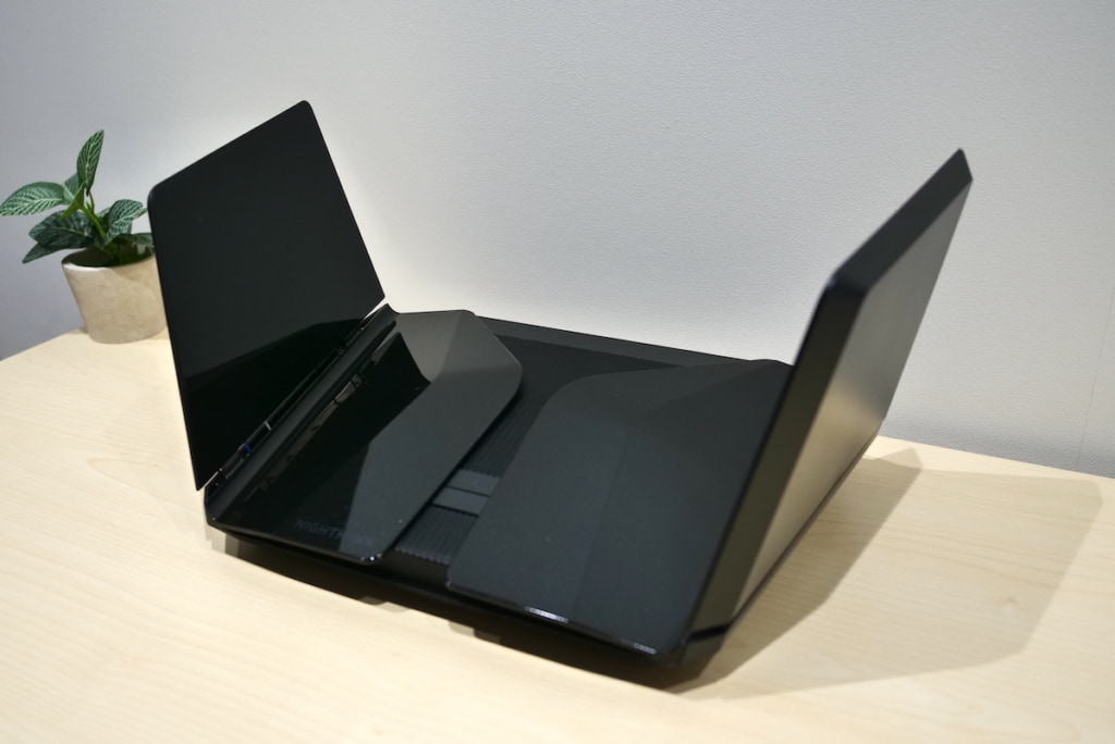 NETGEAR Nighthawk RAX200を実機レビュー】6万円台が1〜2万円台に