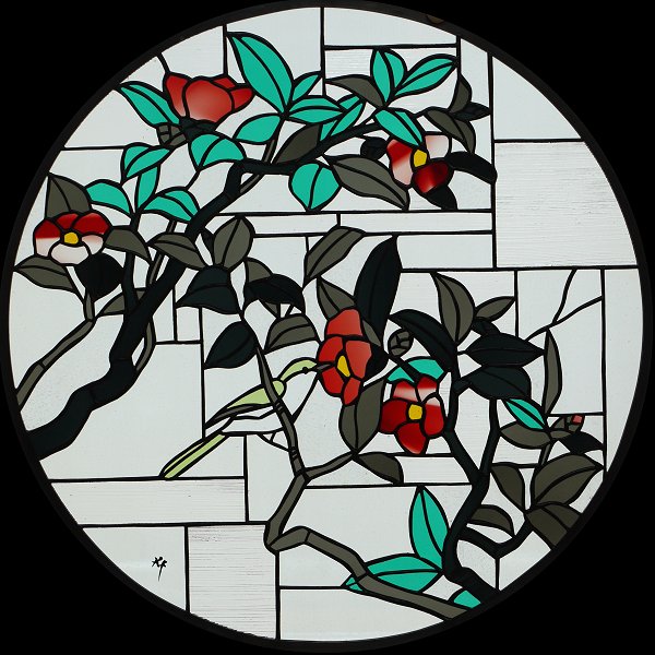 和柄の丸形ステンドグラス「椿」完成 | ステンドグラス工房達風