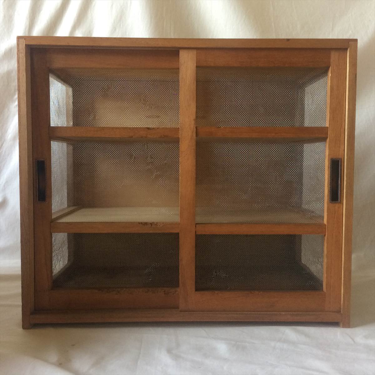 レトロな木製の蠅帳(はいちょう) 食品棚 網戸棚 フードカバー 蠅入らず