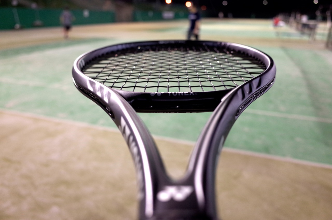 ヨネックス ブイコア98(VCORE98) ギャラクシーブラック × ポリ