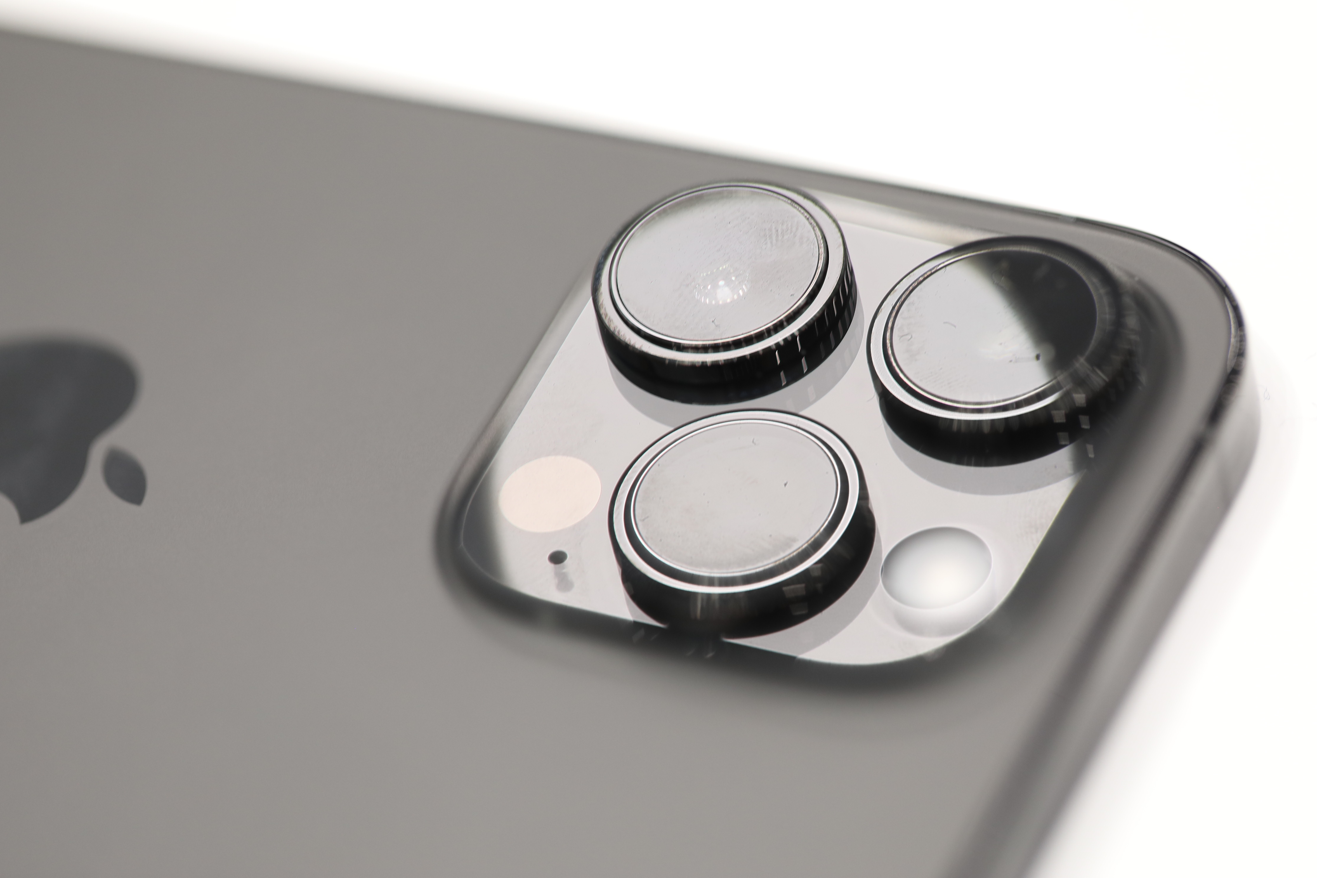 Apple leans into the void with the iPhone 14 Pro | TechCrunch