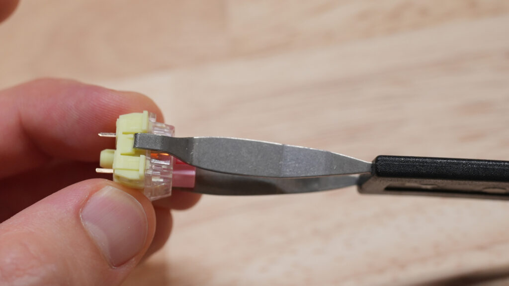 初心者向け！メカニカルキーボードのスイッチ交換のやり方 | Tech Neighbor