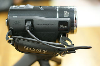 三脚付きシューティンググリップ『GP-AVT1』プチ店員の声 - ソニーの新