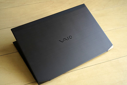 レビュー】写真で見るフルカーボンボディ『VAIO Z SIGNATURE EDITION