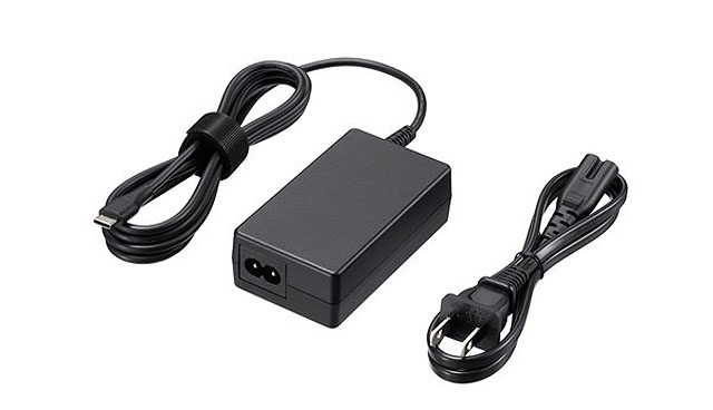 2個同時に急速充電するバッテリーチャージャー『BC-ZD1』 ＆ 外部電源