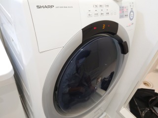 シャープ、ドラム式洗濯機(ES-S7A)、東京都大田区で分解清掃 | 相模原