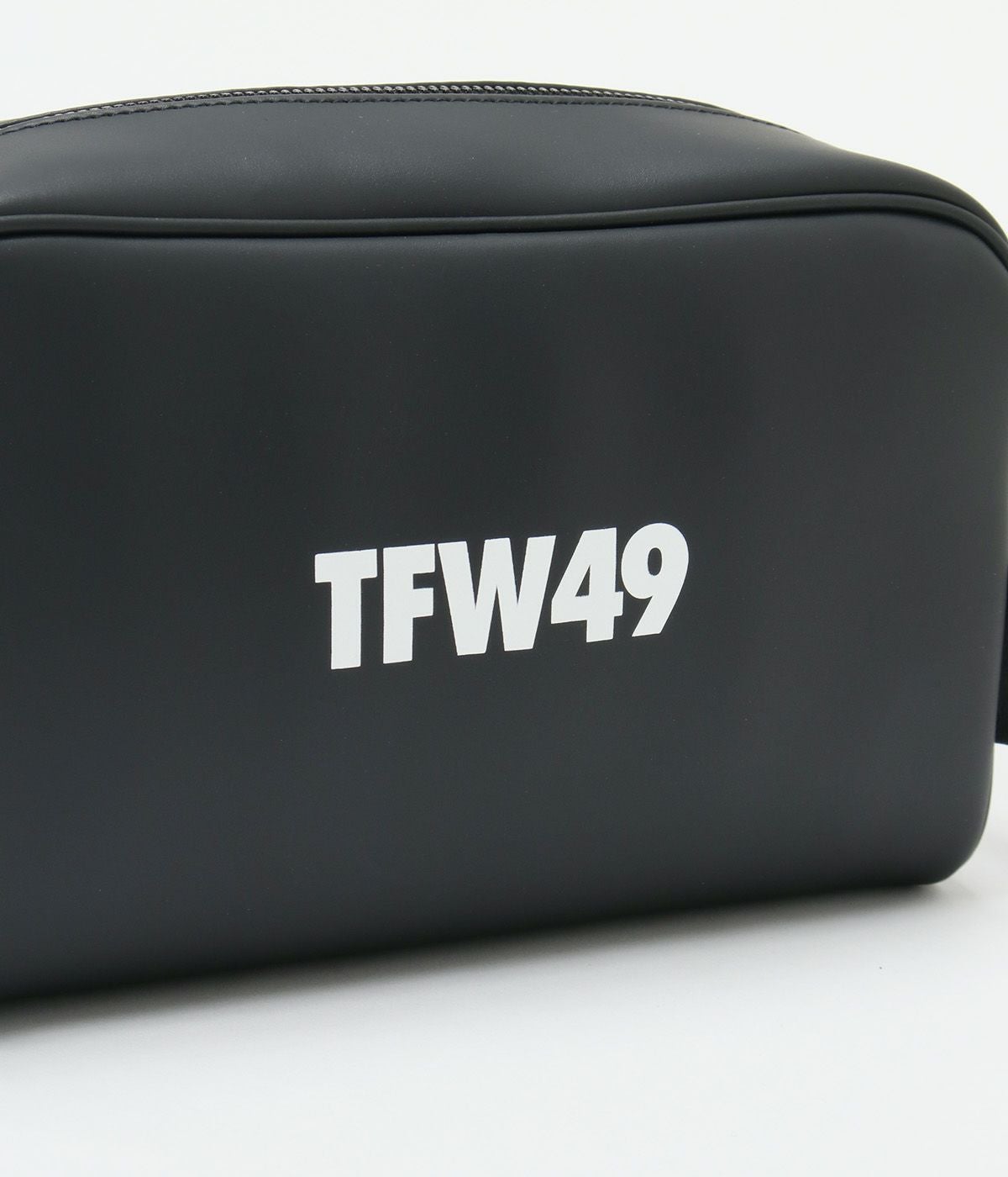 LEATHER MIDIUM POUCH | TFW49（ティーエフダブリュー）Official EC Store