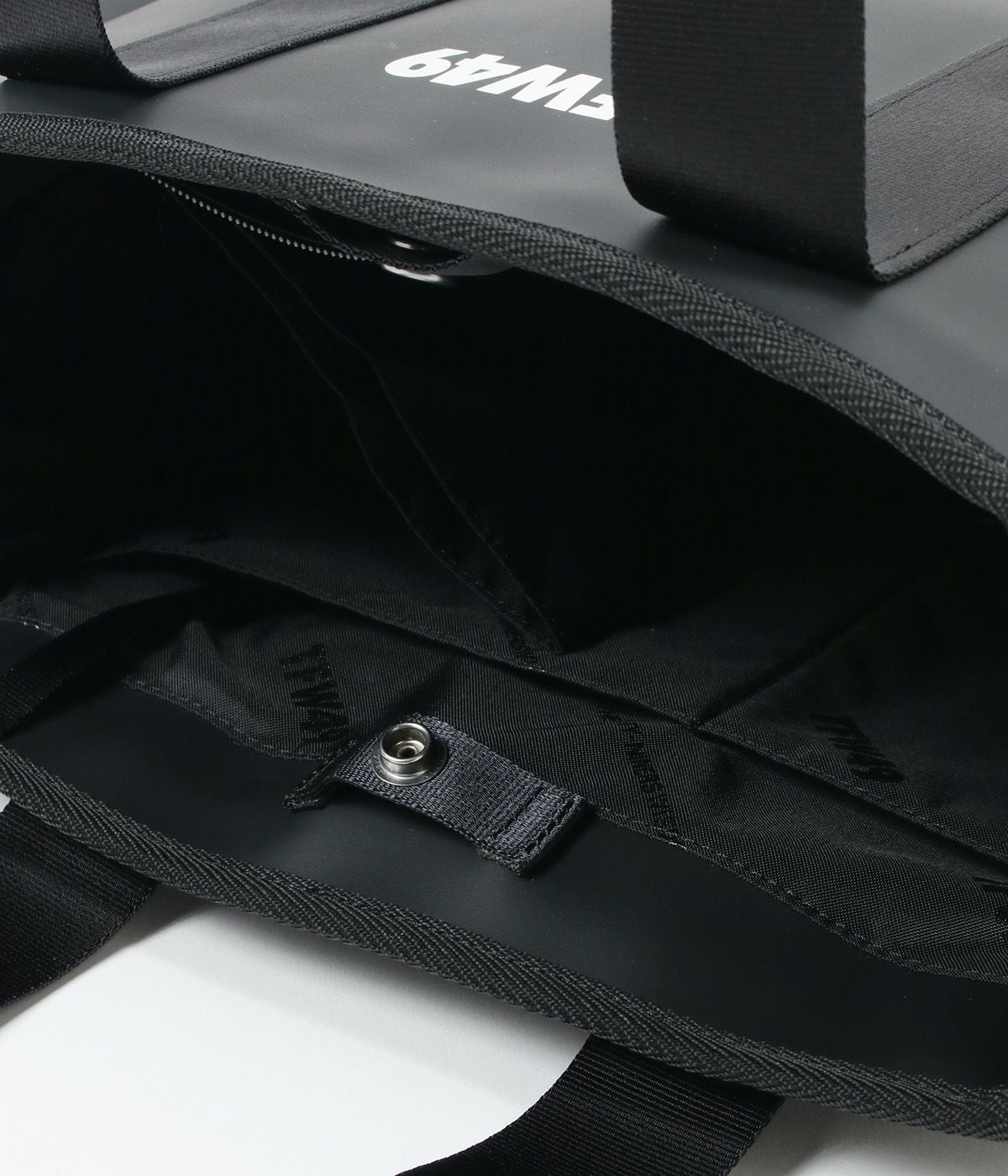 LEATHER ROUND BAG | TFW49（ティーエフダブリュー）Official EC Store