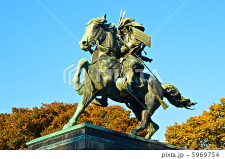 楠公(楠木正成)の騎馬像（皇居外苑／東京都千代田区）の写真素材
