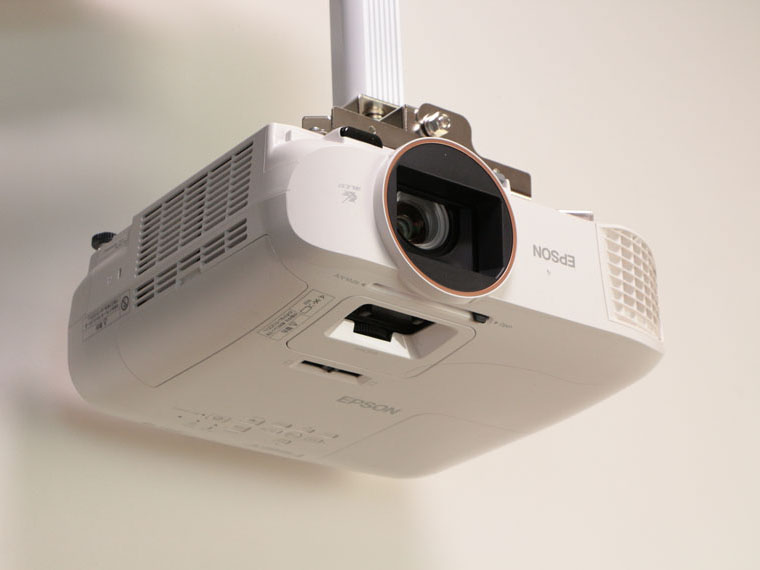 EH-TW5750をプロジェクター天吊金具スパイダー取り付け対応機種に追加