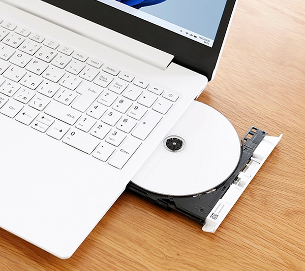 NEC、6万円から購入できる光学ドライブ搭載ノートPC、LAVIE Direct N15