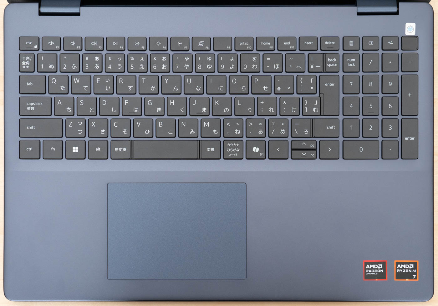 デル Inspiron 16 (5645)の実機レビュー - the比較