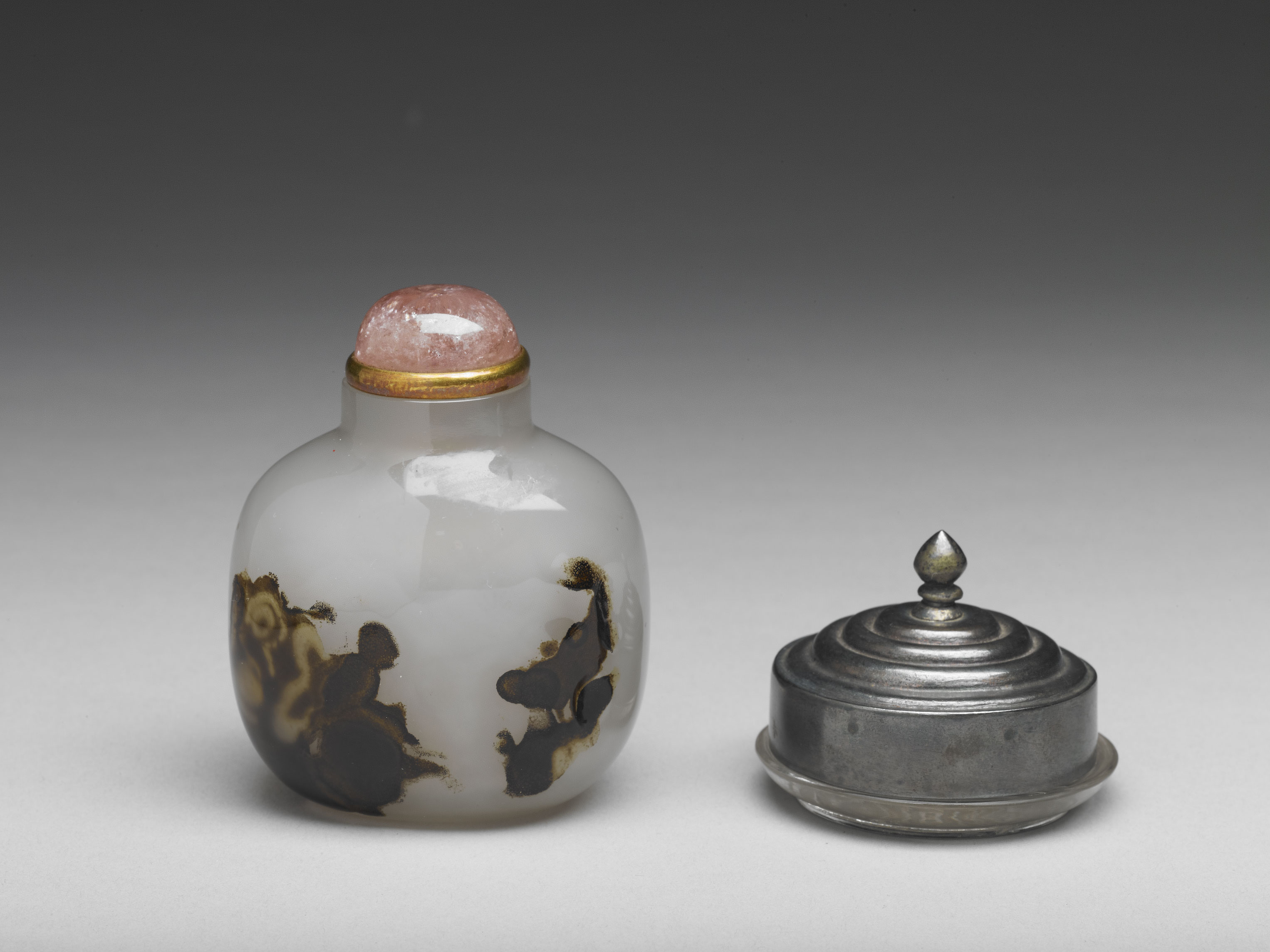 士拿乎—清朝宮廷鼻煙壺の流行 - 境